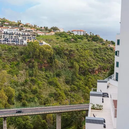 Guestready - Madeiran Mountain View With Pool דירה