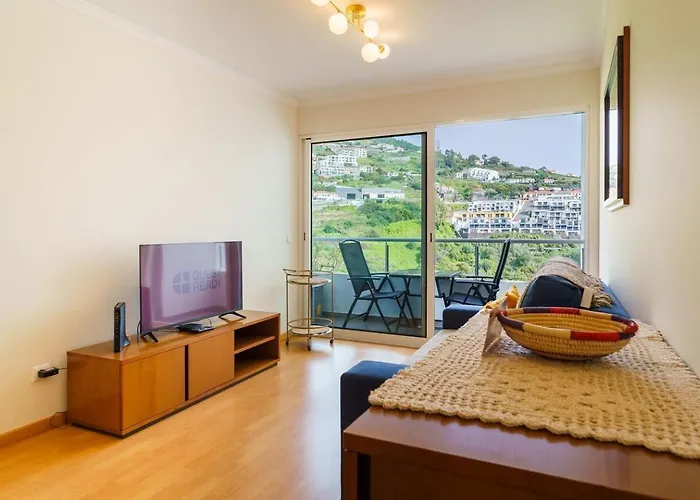 Guestready - Madeiran Mountain View With Pool 아파트